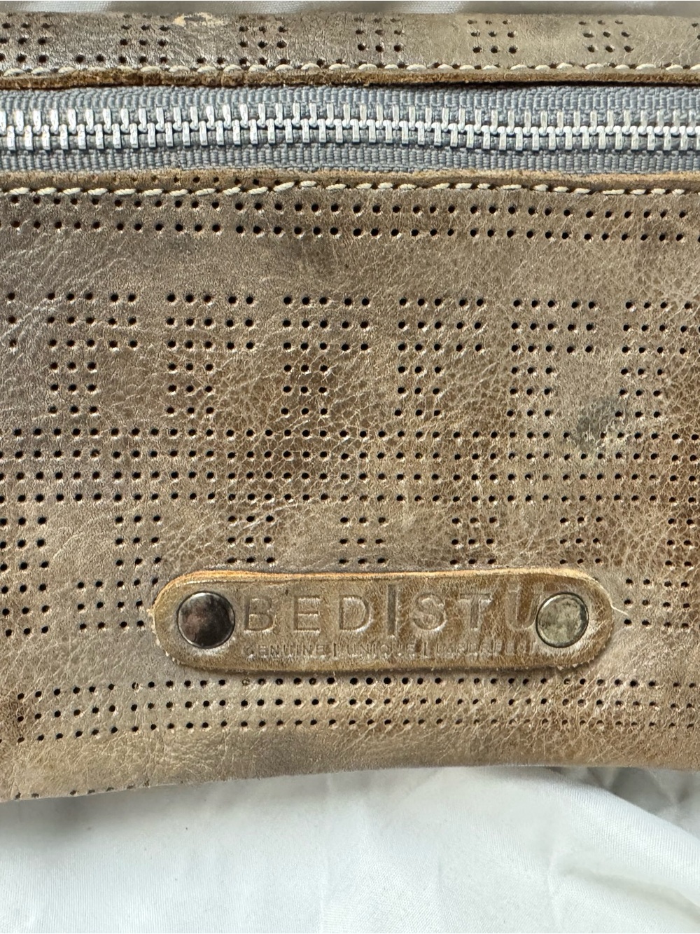 BED STU Cadence 3-in-1 Leather Crossbody Wallet Clutch Bag Tan Rustic Both Strap